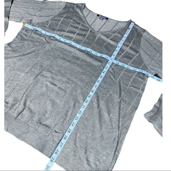 Romans Pullover in Gray  - Picture 6 of 8